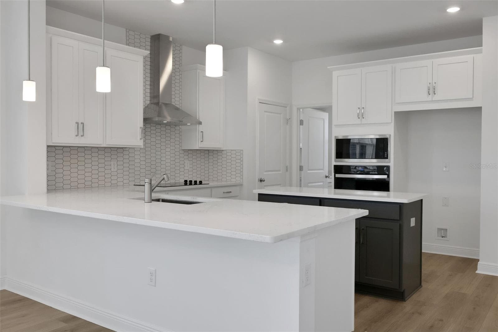 Single Family Residence at 6345 WILD PERSIMMON WAY, WINTER GARDEN, photo 4 of 13