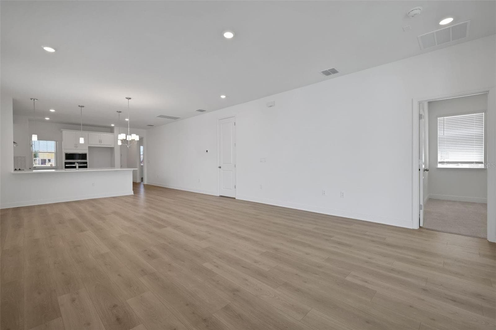Single Family Residence at 6345 WILD PERSIMMON WAY, WINTER GARDEN, photo 7 of 13