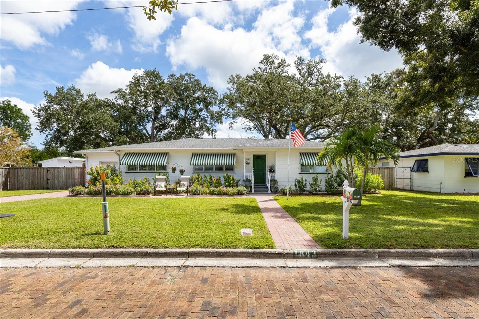 1843 PASADENA DR