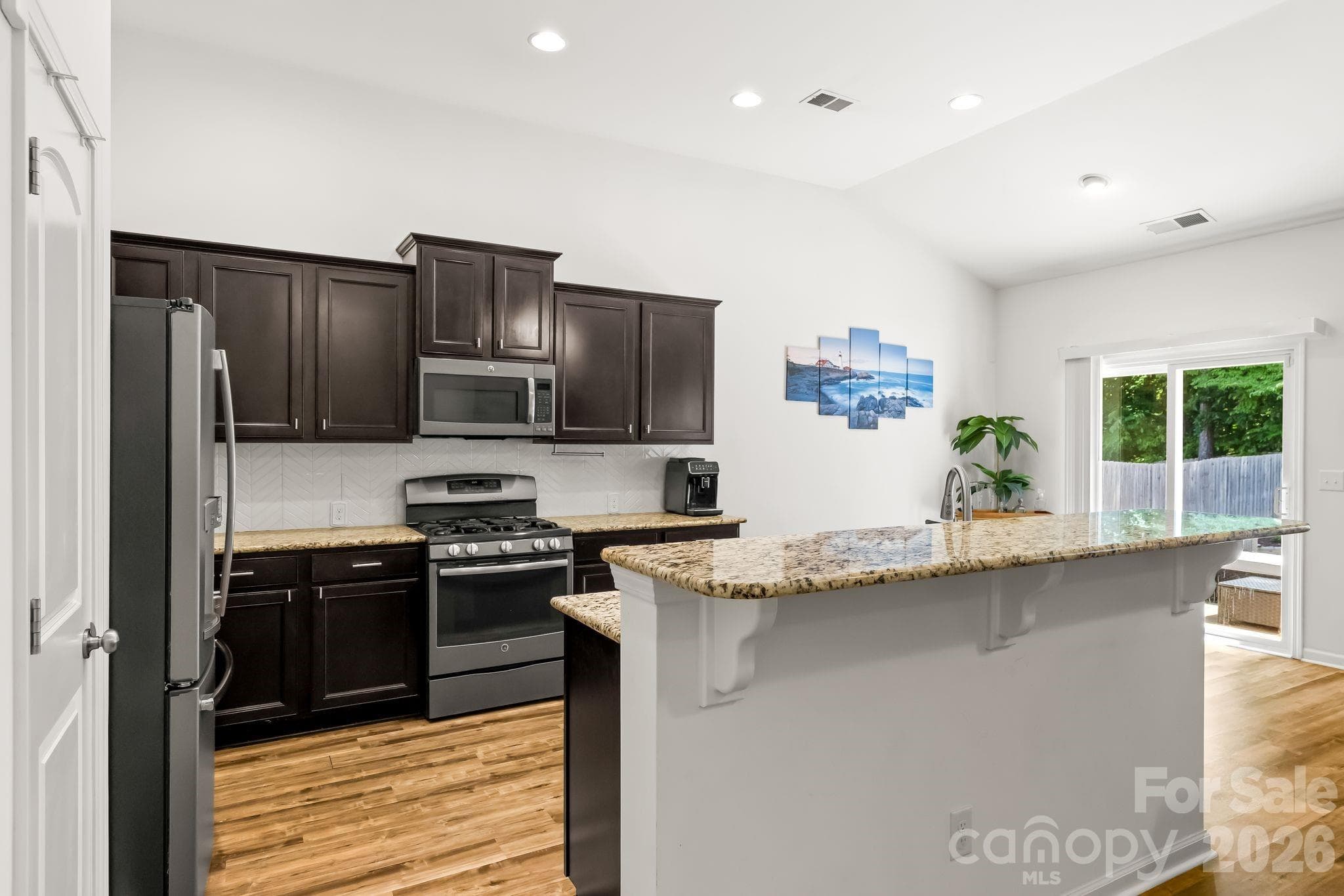 Single Family Residence at 10014 Goose Landing Drive, Charlotte, photo 12 of 31