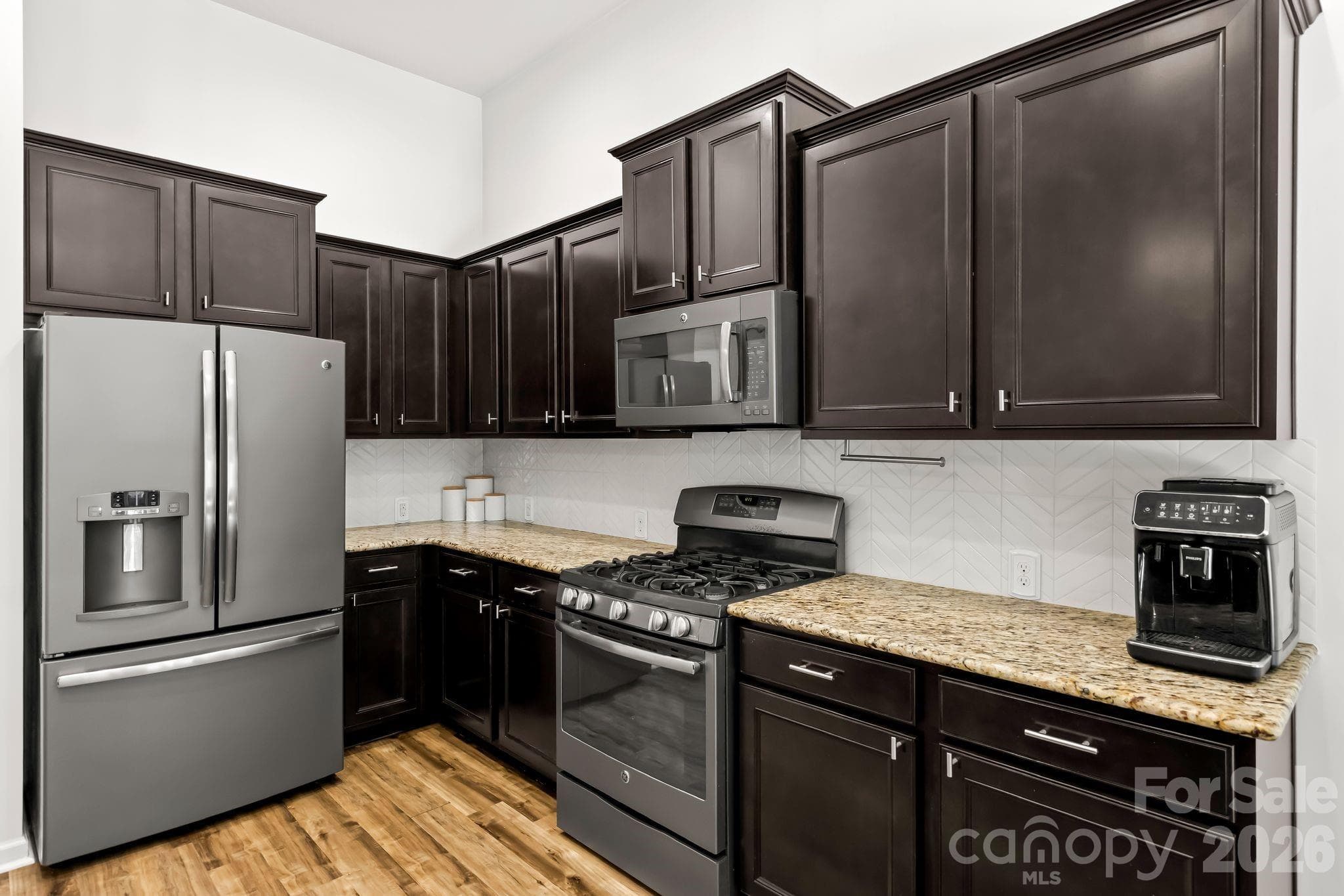 Single Family Residence at 10014 Goose Landing Drive, Charlotte, photo 13 of 31