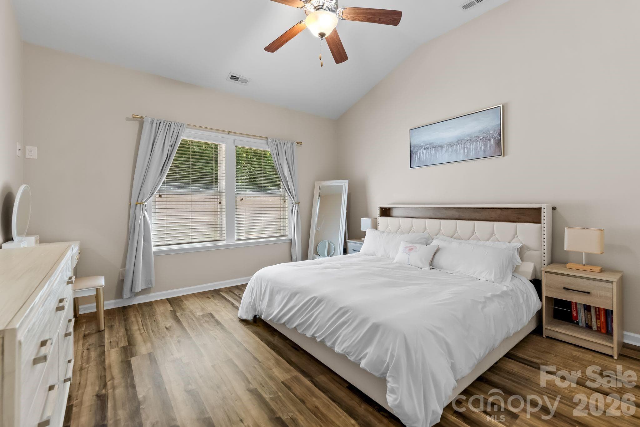 Single Family Residence at 10014 Goose Landing Drive, Charlotte, photo 19 of 31