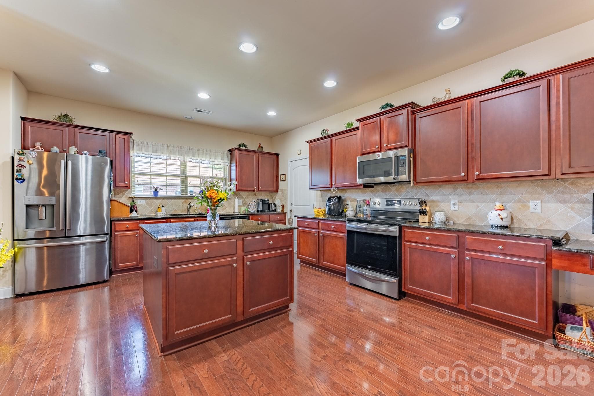 Single Family Residence at 2581 Flintshire Lane, Gastonia, photo 16 of 45