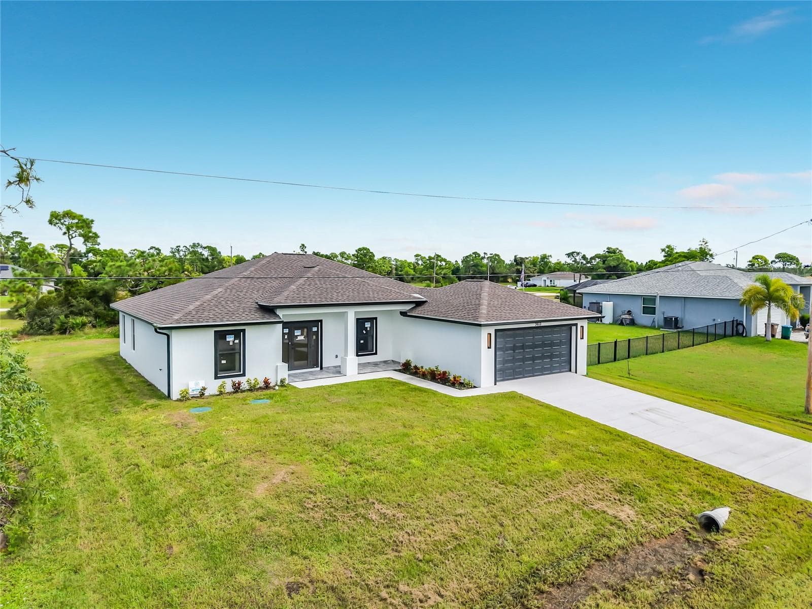 Plenty of room in the front yard too! - 3613 NW 47TH LN, CAPE CORAL