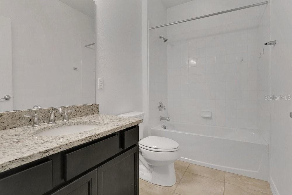 Single Family Residence at 14105 LARKSPUR LAKE DR, WINTER GARDEN, photo 13 of 31
