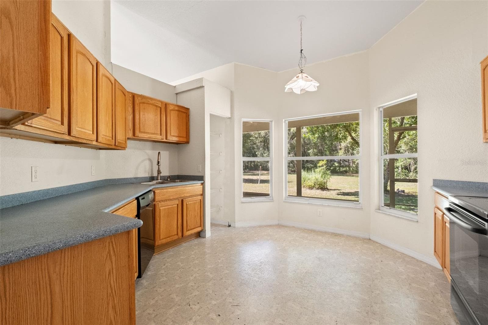 Single Family Residence at 10890 S TURNER AVE, FLORAL CITY, photo 20 of 47