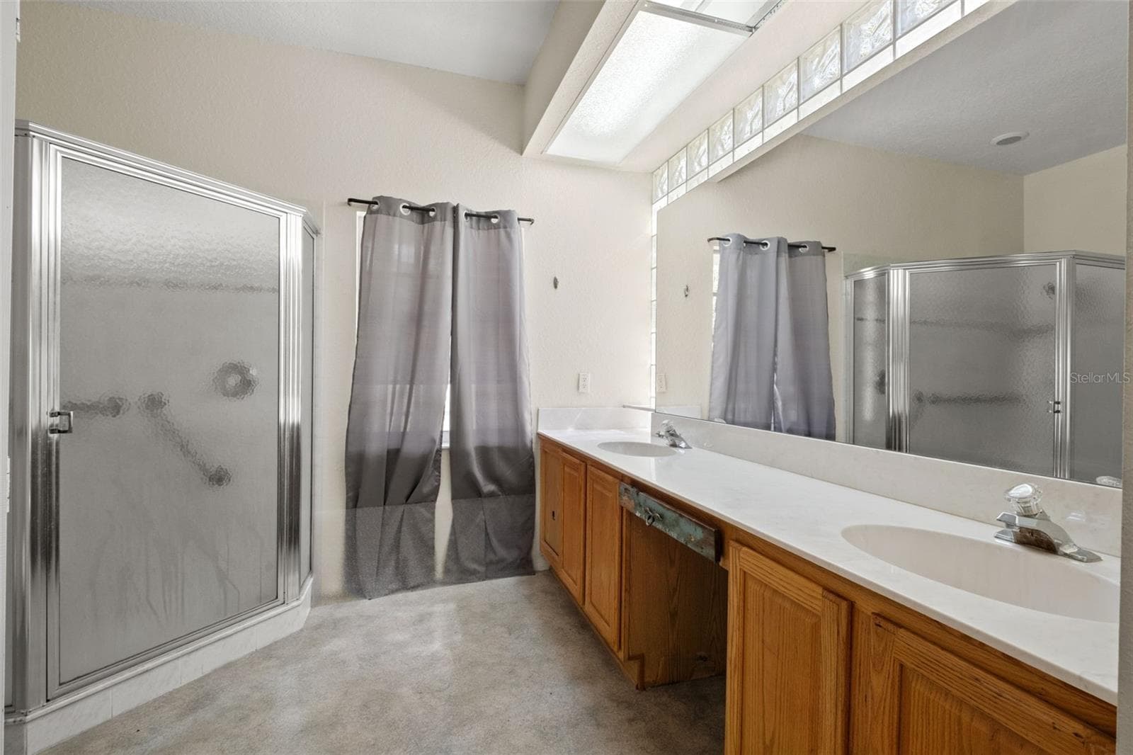 master bath - 10890 S TURNER AVE, FLORAL CITY
