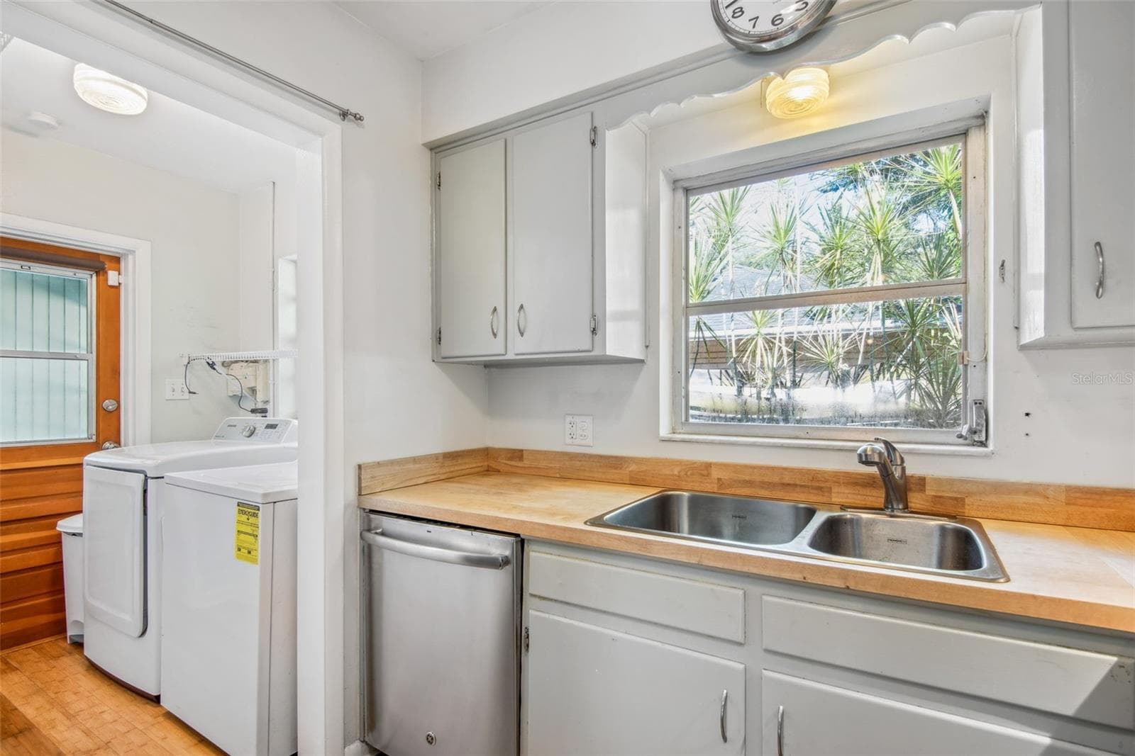 Single Family Residence at 422 W LOUISIANA AVE, TAMPA, photo 11 of 25
