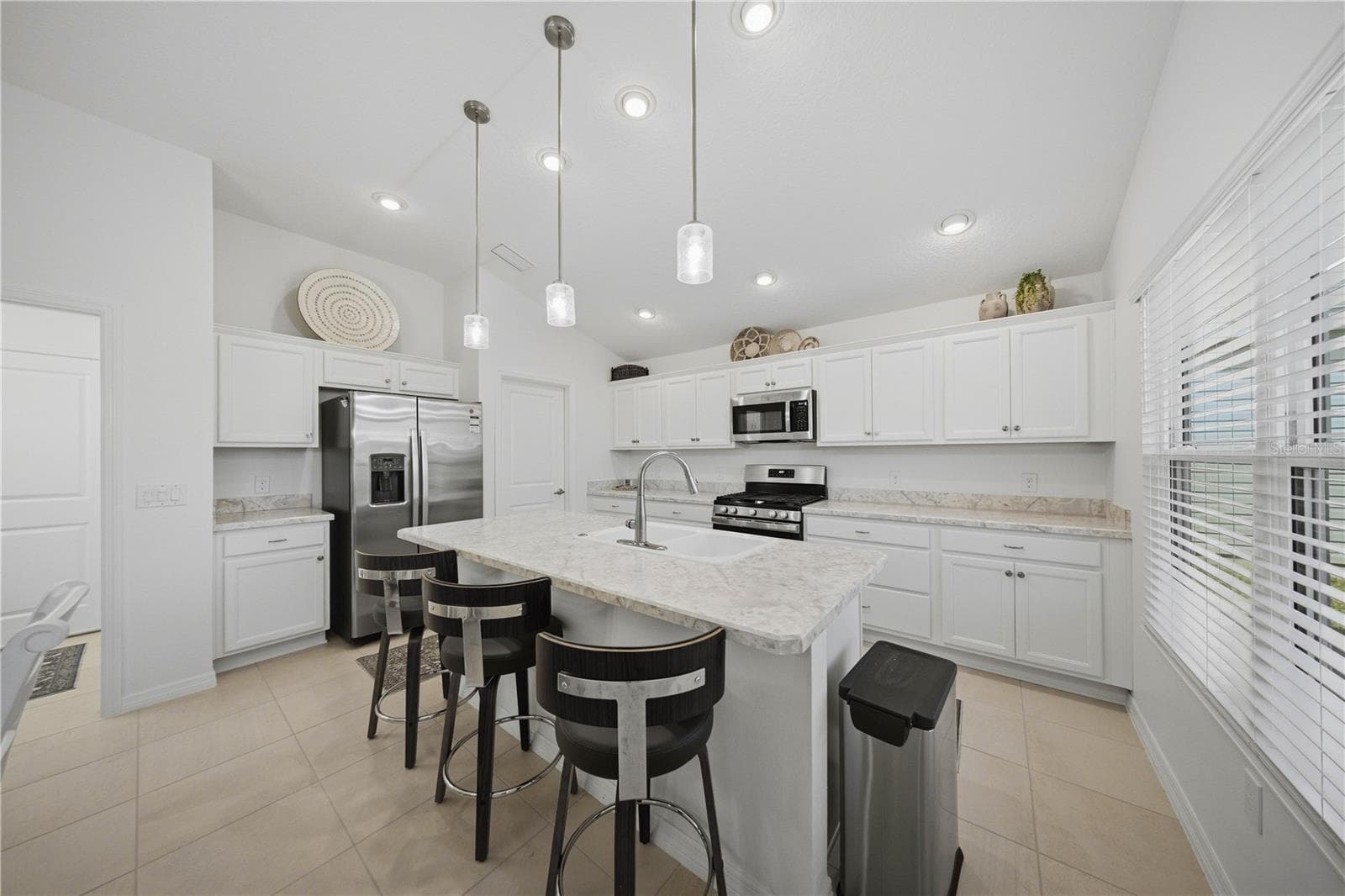 Single Family Residence at 2505 DREW CIR, THE VILLAGES, photo 15 of 44