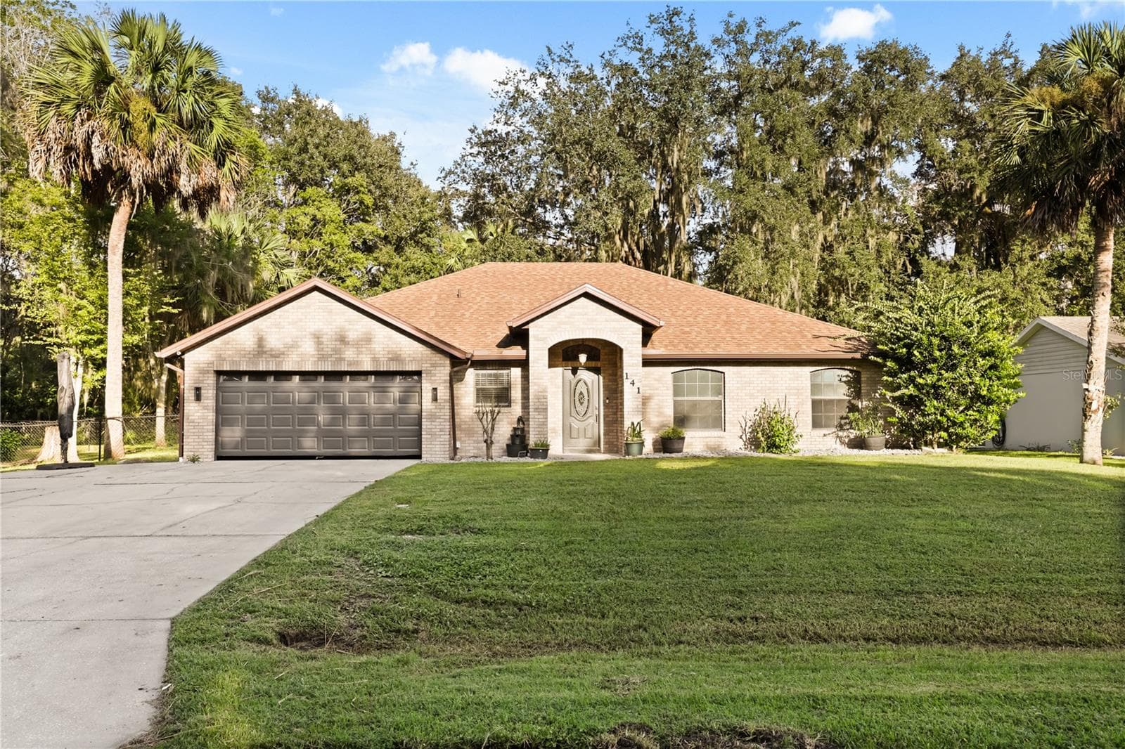 141 POINCIANA LN