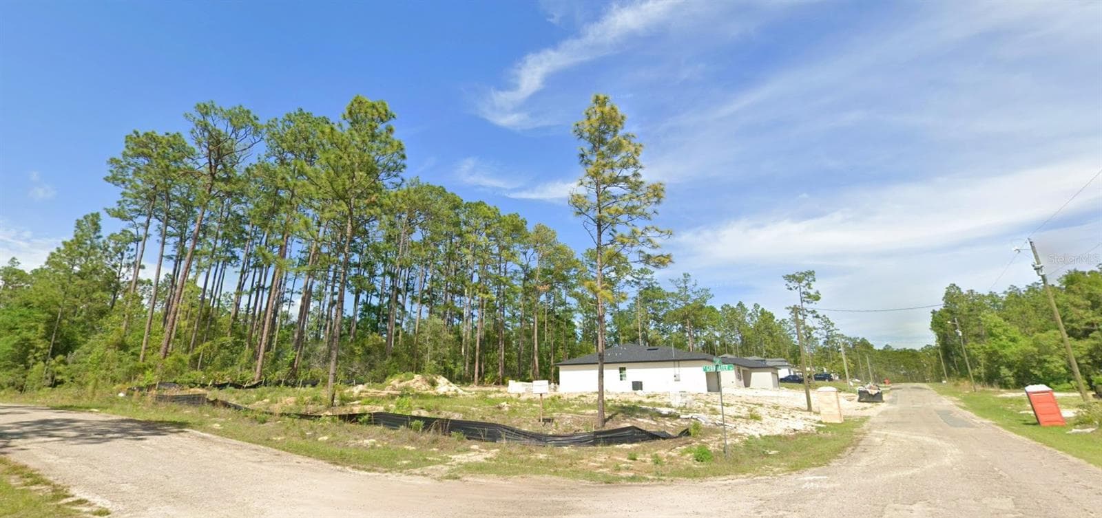 1127 W CARY DR