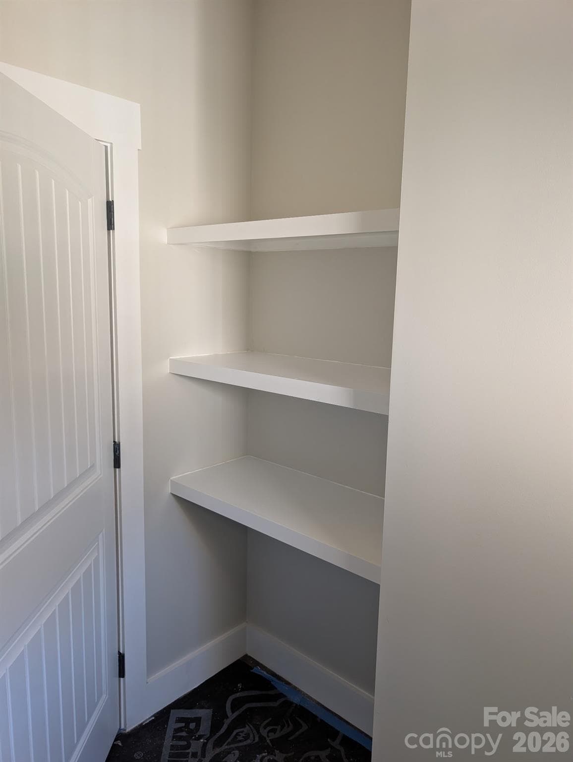 Custom shelving - 1895 Knolls Drive, Newton