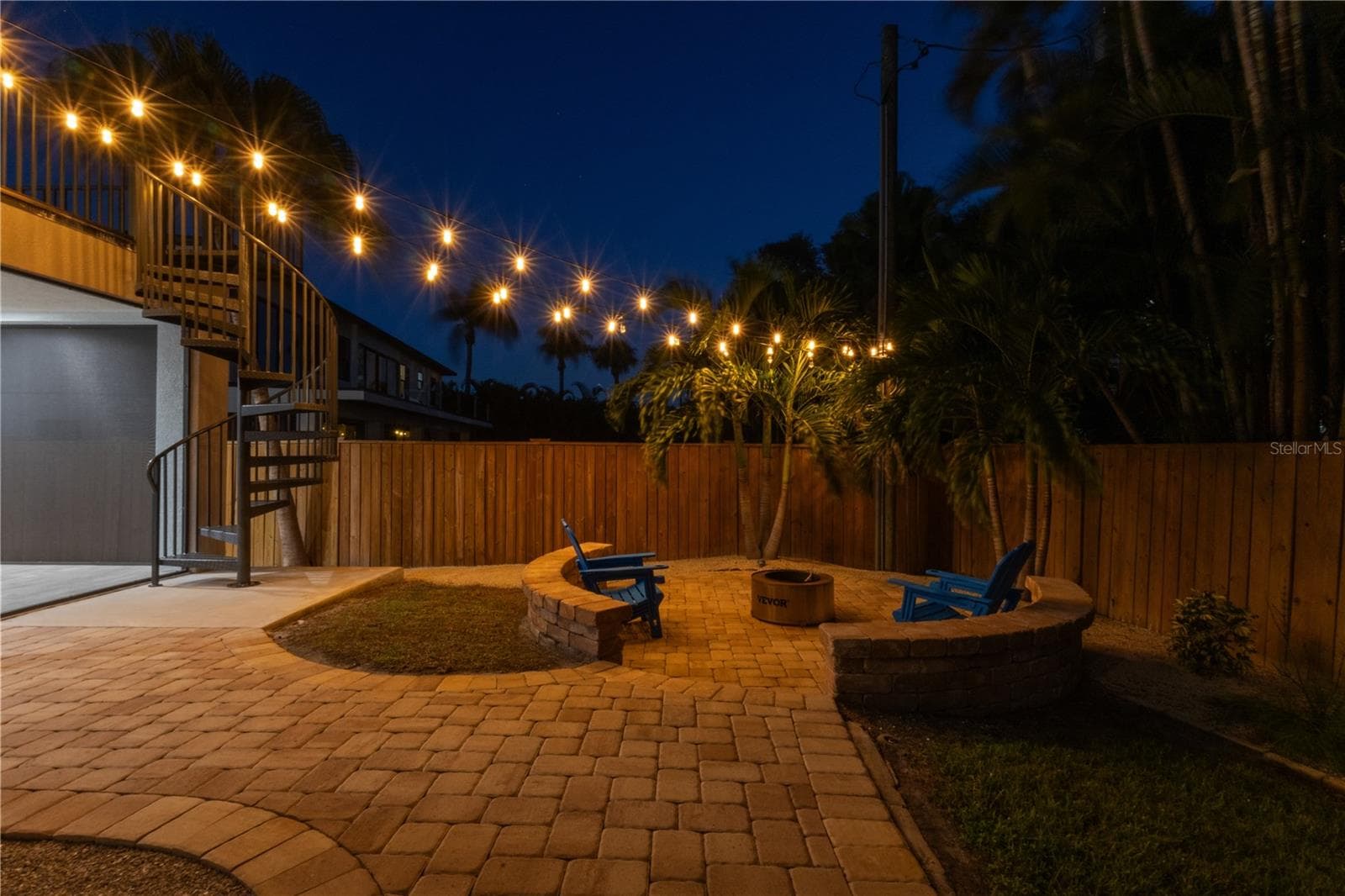Outdoor Living After Sunset - 107 SUNSET DR, NOKOMIS