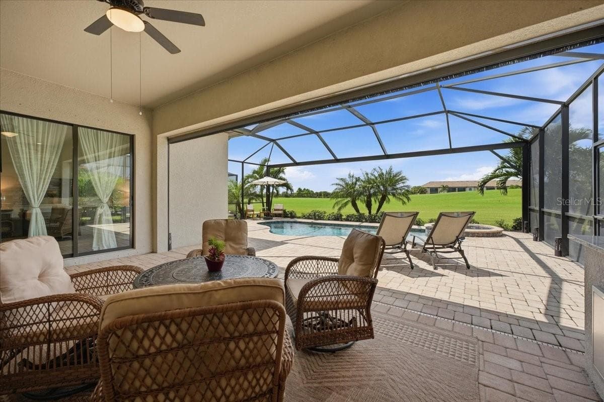Single Family Residence at 5716 CHEECH GLN, LAKEWOOD RANCH, photo 35 of 89