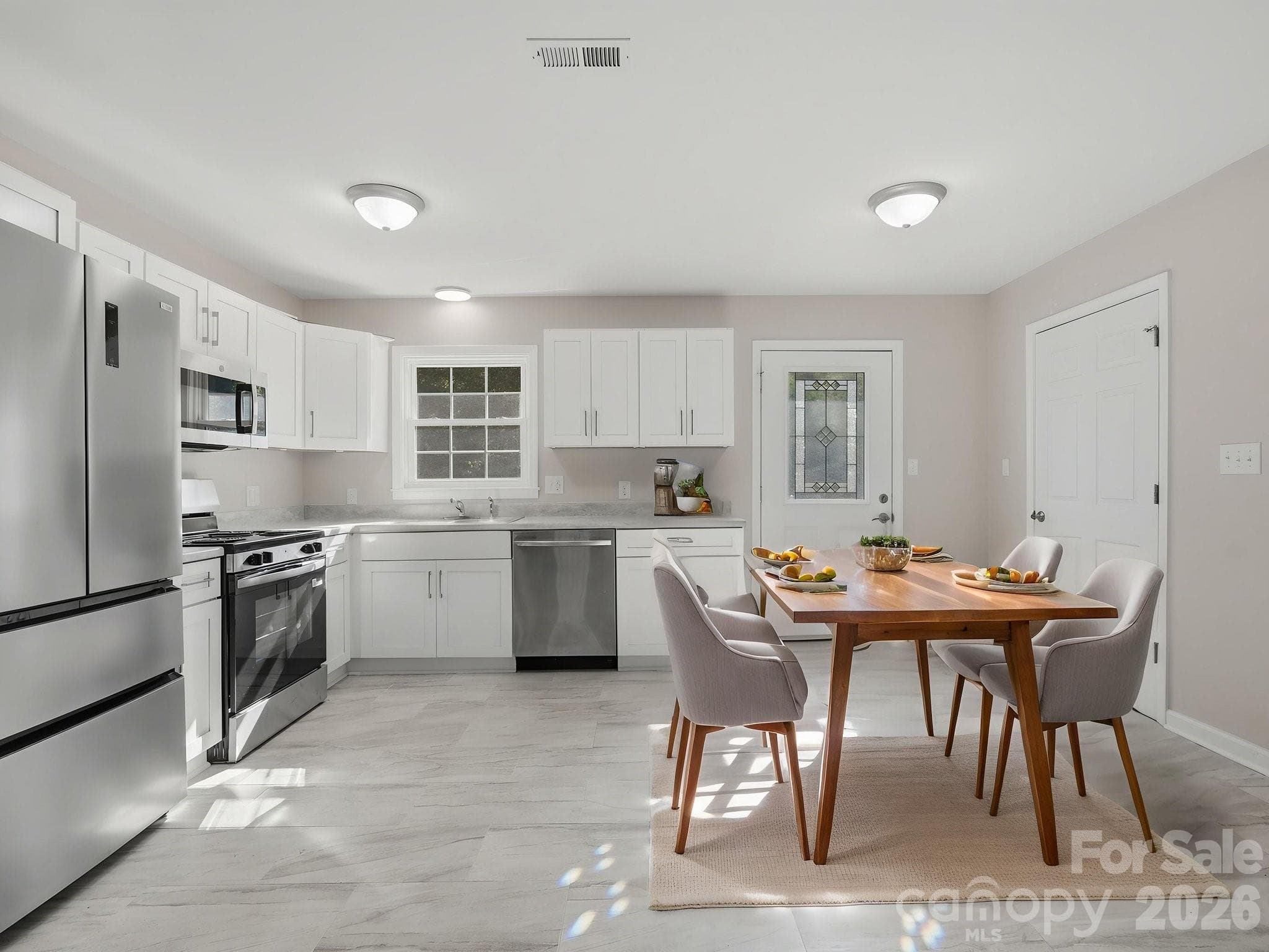 virtually staged - 102 Cushman Drive, Chester