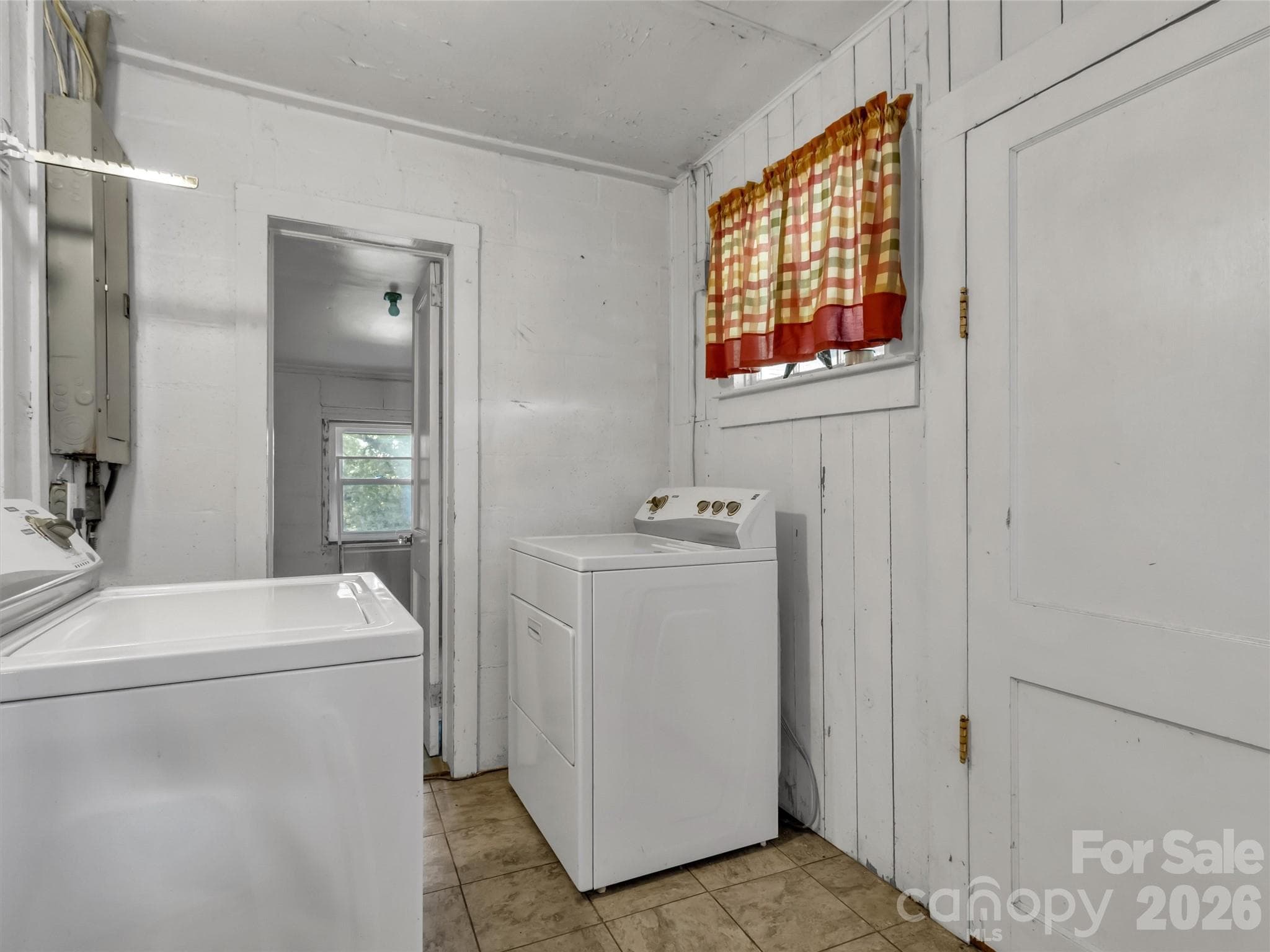 Single Family Residence at 408 Sunny Drive, Waynesville, photo 22 of 41
