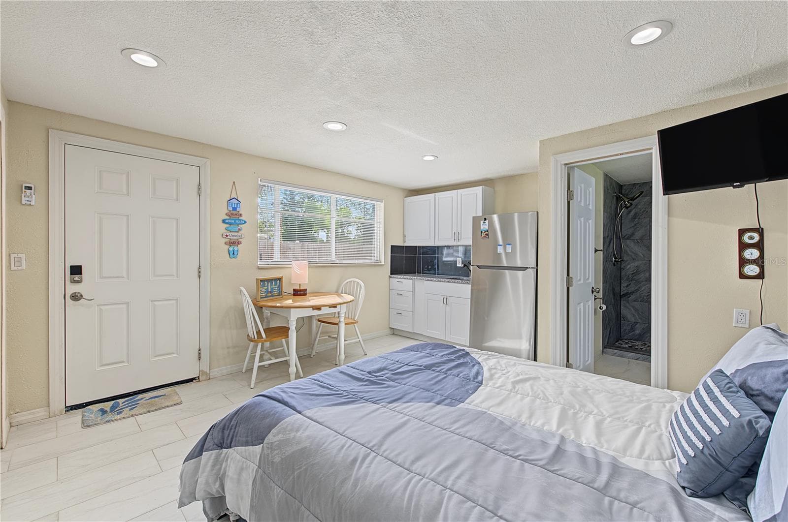 Furnished First Floor Studio Unit - Unit 2 - 5117 Mallett Drive - 5117 MALLETT DR, PORT RICHEY