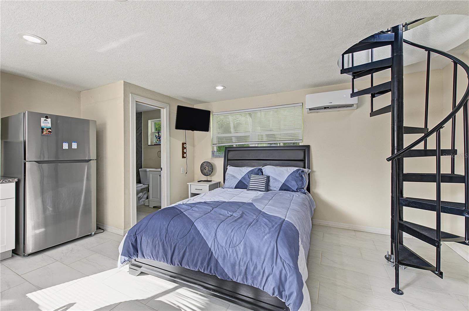Furnished First Floor Studio Unit - Unit 2 - 5117 Mallett Drive - 5117 MALLETT DR, PORT RICHEY