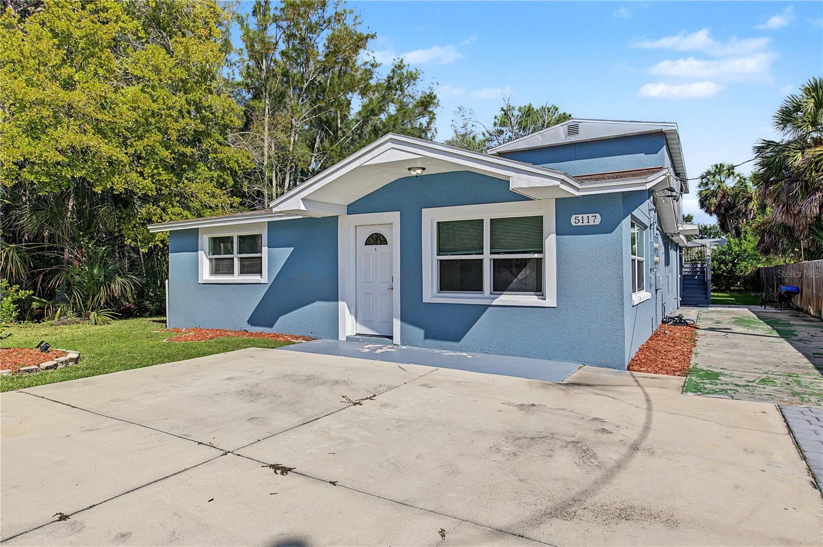 Lots of Parking - 5117 Mallett Drive - 5117 MALLETT DR, PORT RICHEY