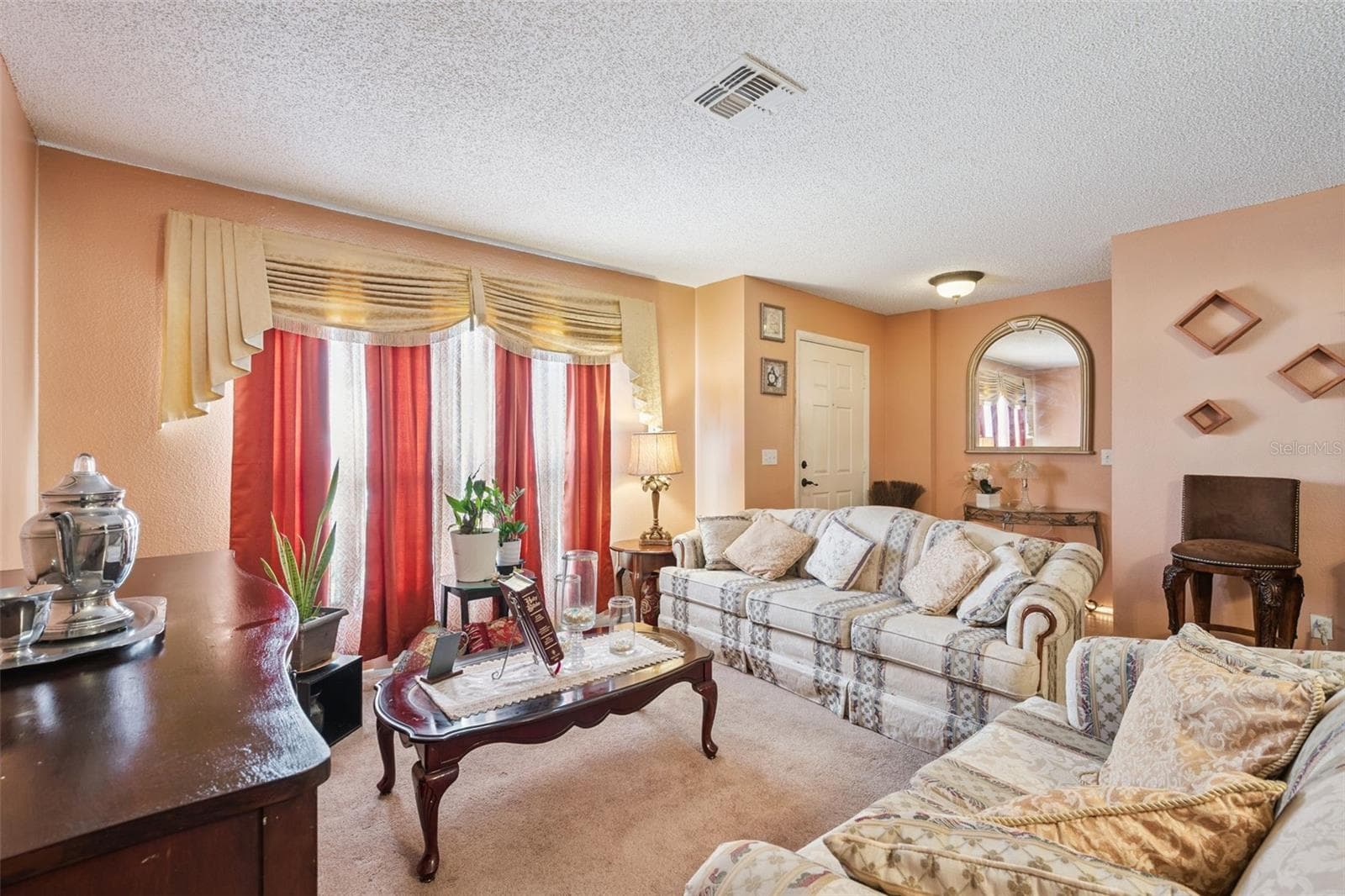 Single Family Residence at 1134 KEMPTON CHASE PKWY, ORLANDO, photo 7 of 35
