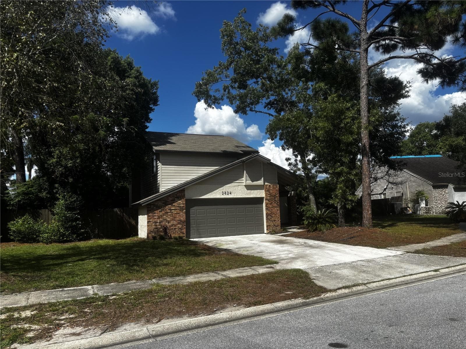 2824 CHARMONT DR