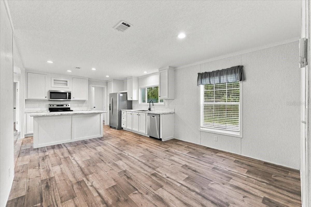 Manufactured Home at 1228 SPARTON AVE, PORT ORANGE, photo 16 of 46