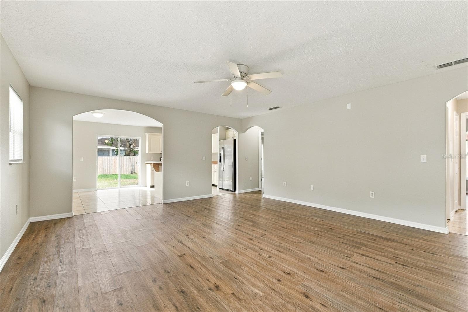 Single Family Residence at 942 WILLIE MAYS PKWY, ORLANDO, photo 2 of 16
