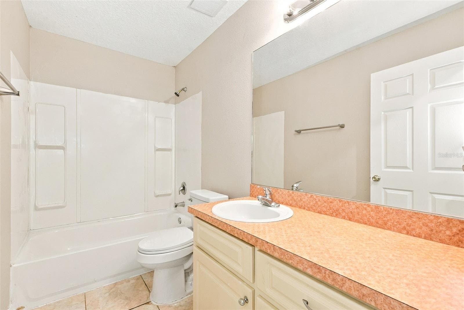 Single Family Residence at 942 WILLIE MAYS PKWY, ORLANDO, photo 14 of 16