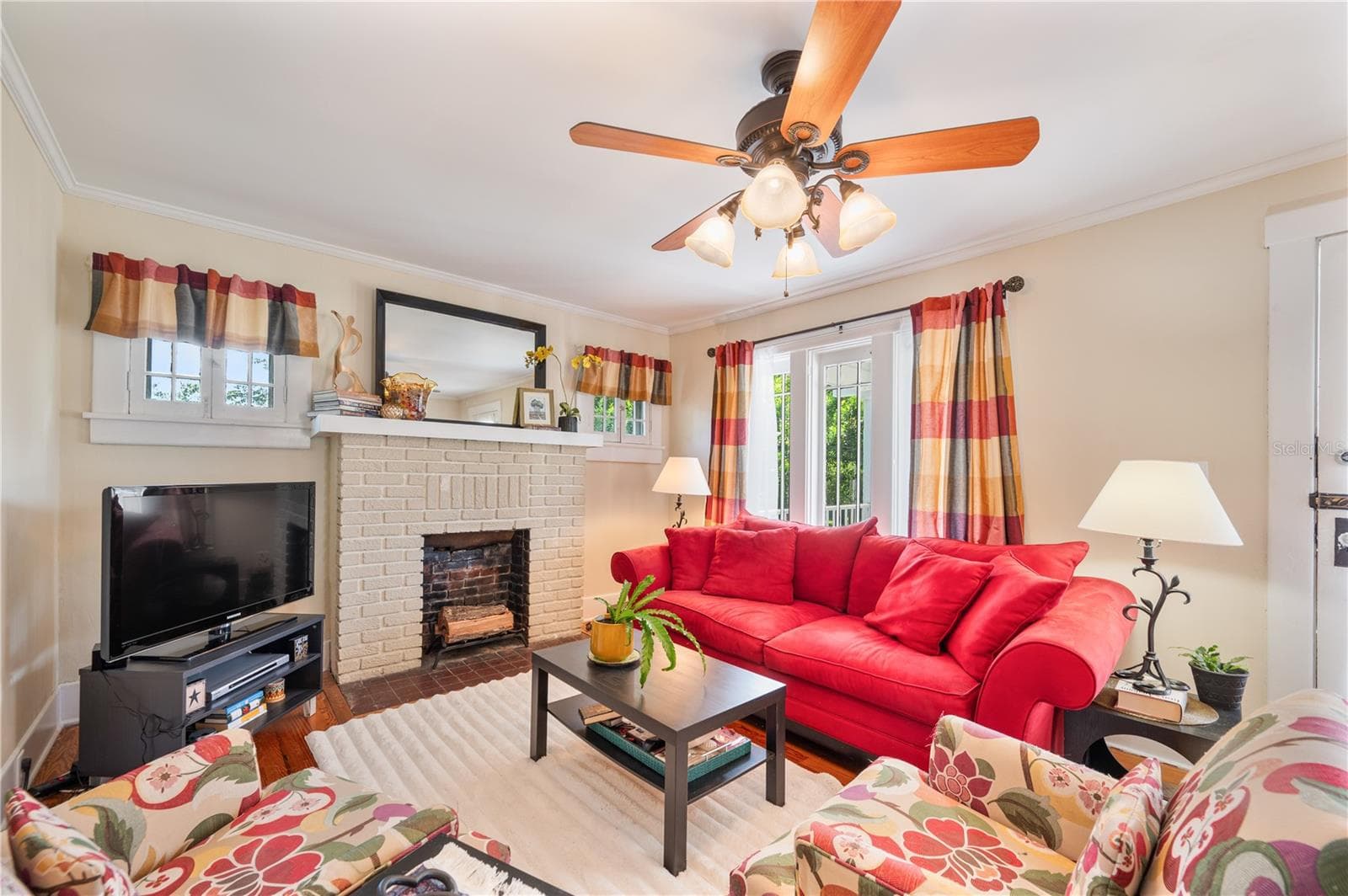 Living room - 412 E PALM DR, LAKELAND