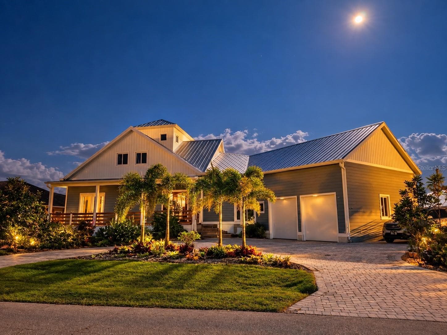 201 TROPICANA DR