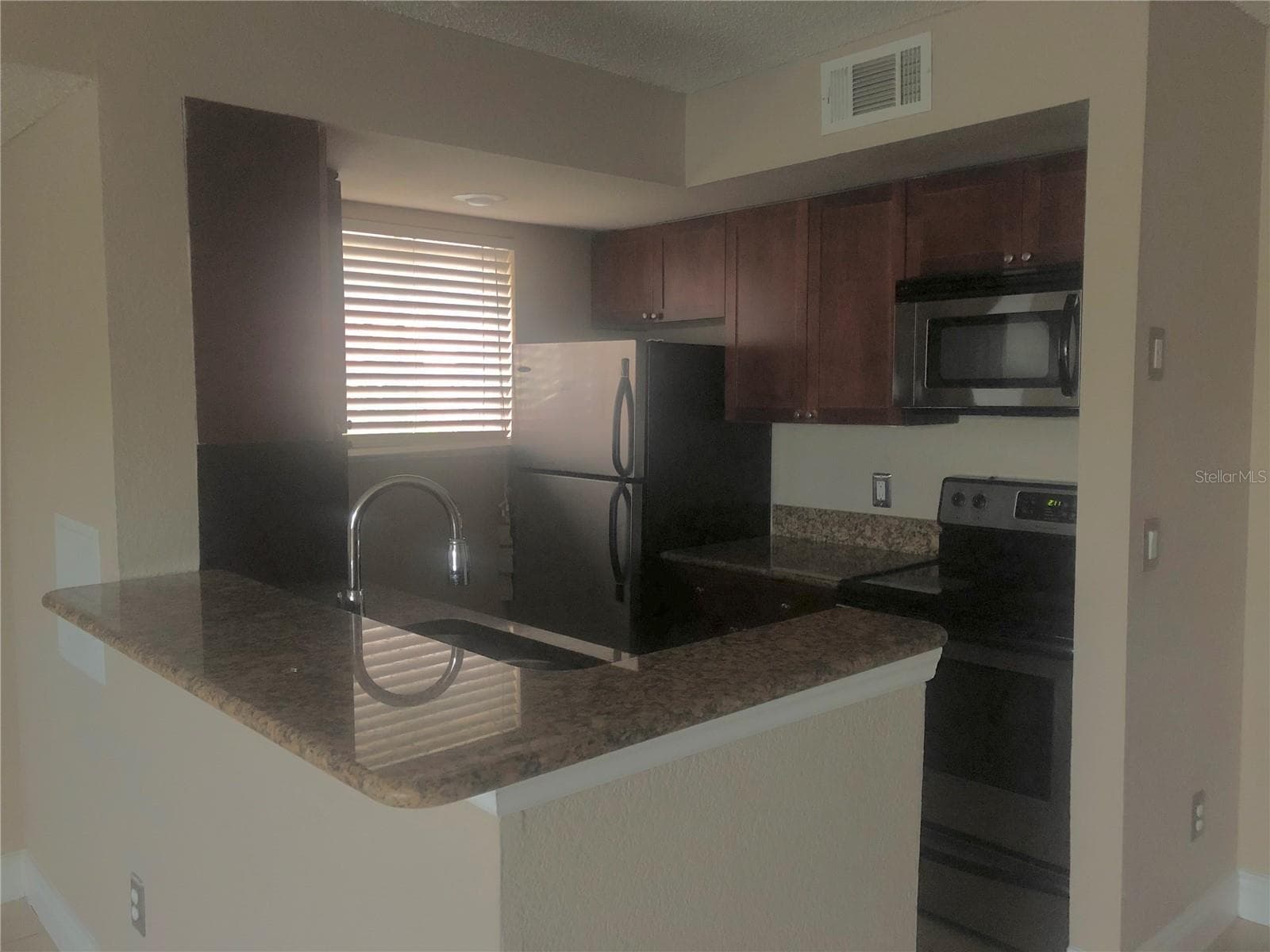 Condominium at 5128 CONROY RD #718, ORLANDO, photo 8 of 28
