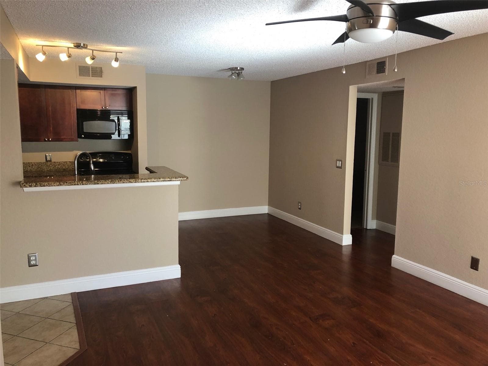 Condominium at 5128 CONROY RD #718, ORLANDO, photo 10 of 28