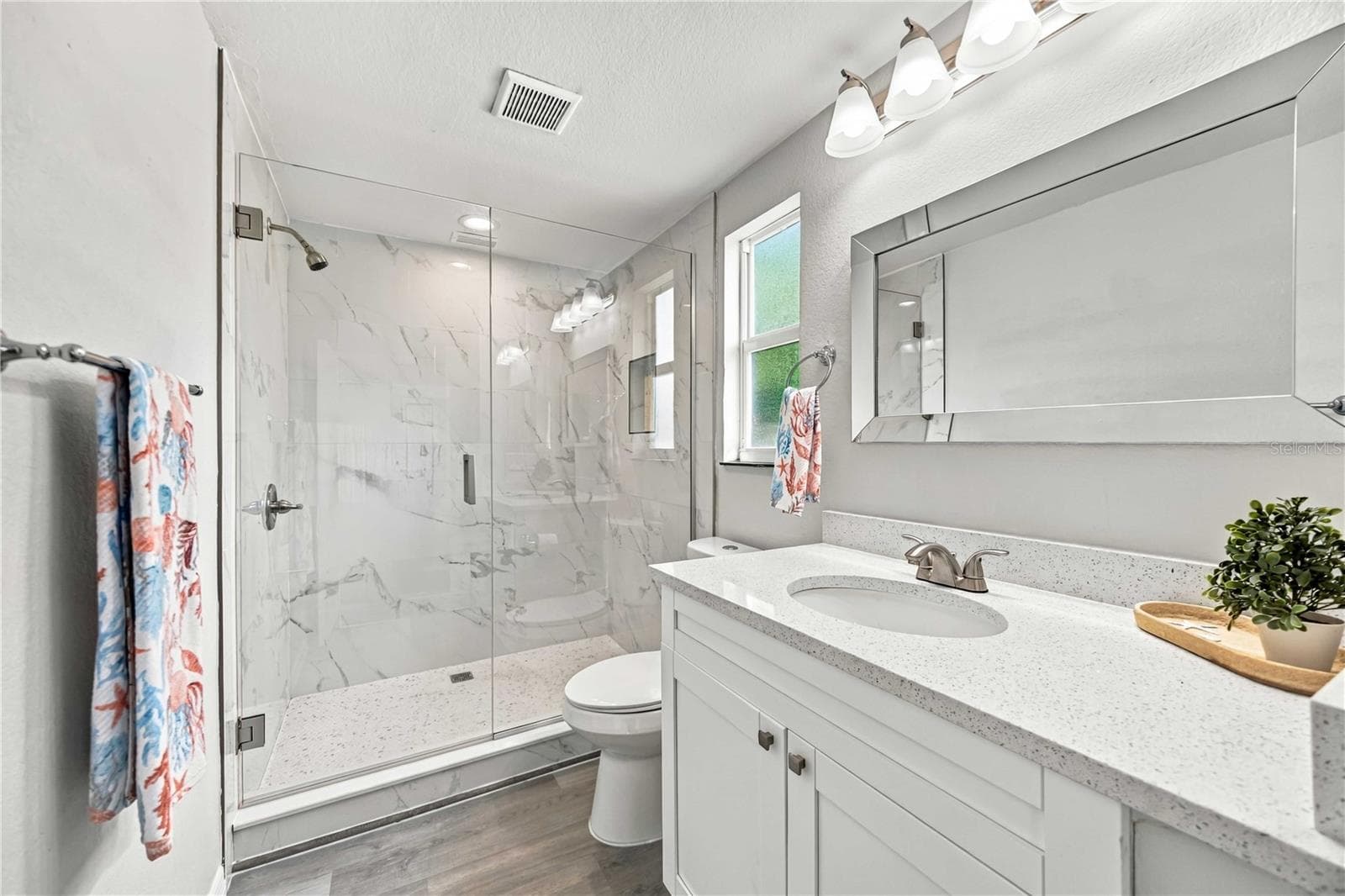 Single Family Residence at 123 VIRGINIA CT, ENGLEWOOD, photo 16 of 36