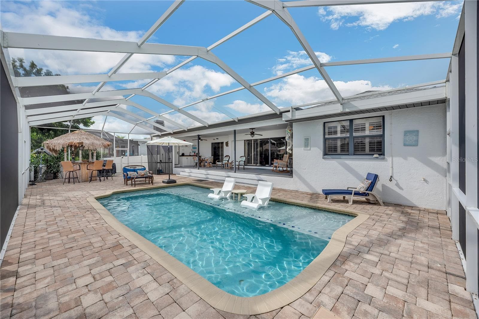 You can imagine the entertaining possibilities! - 743 KINGSTON CT, APOLLO BEACH