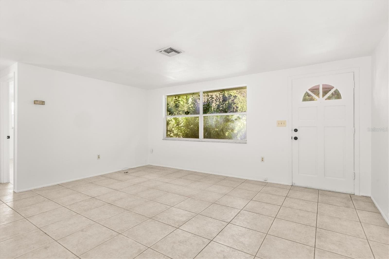 Single Family Residence at 260 SHAMROCK DR, VENICE, photo 6 of 73
