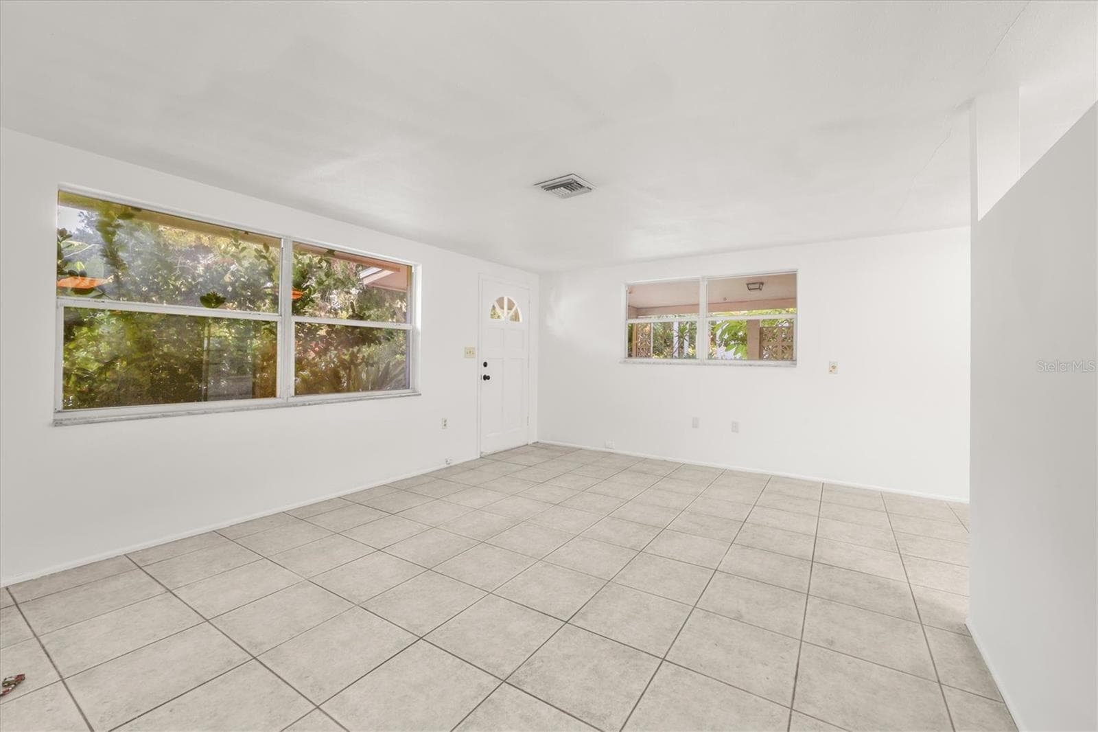 Single Family Residence at 260 SHAMROCK DR, VENICE, photo 7 of 73