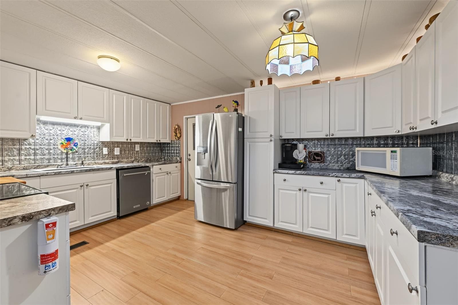 Manufactured Home at 3207 BREWSTER DR, HOLIDAY, photo 13 of 69
