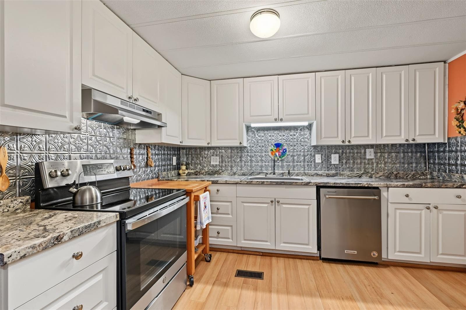 Manufactured Home at 3207 BREWSTER DR, HOLIDAY, photo 16 of 69