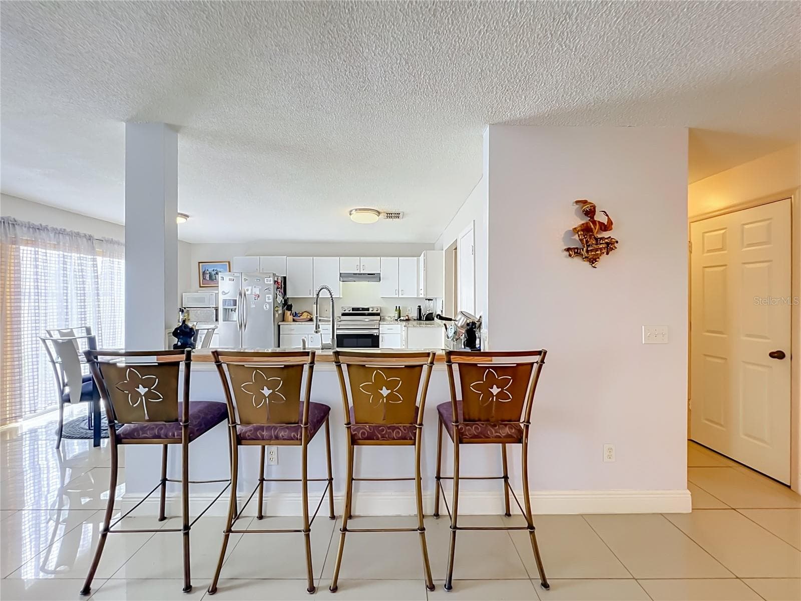 Breakfast bar - 12900 LOS ALAMITOS CT, ORLANDO