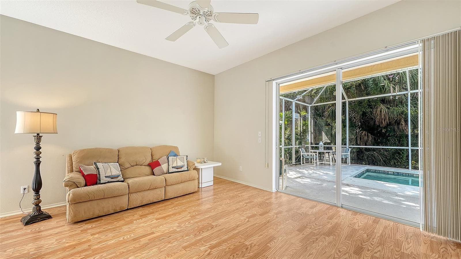 FAMILY ROOM - 4942 OLDHAM ST, SARASOTA