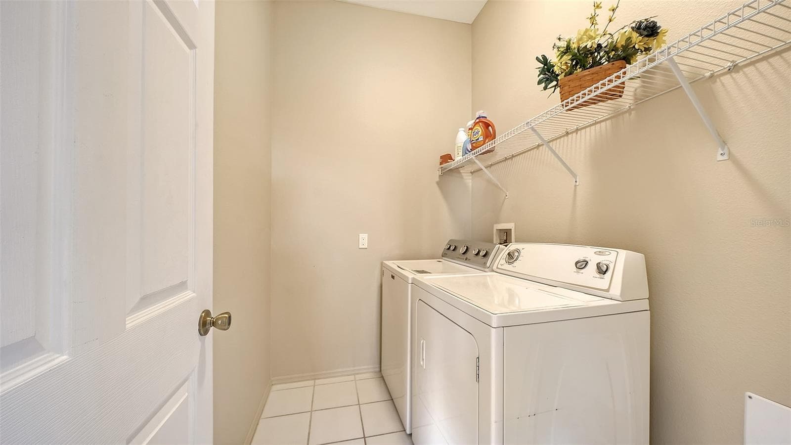 BIG laundry room - 4942 OLDHAM ST, SARASOTA