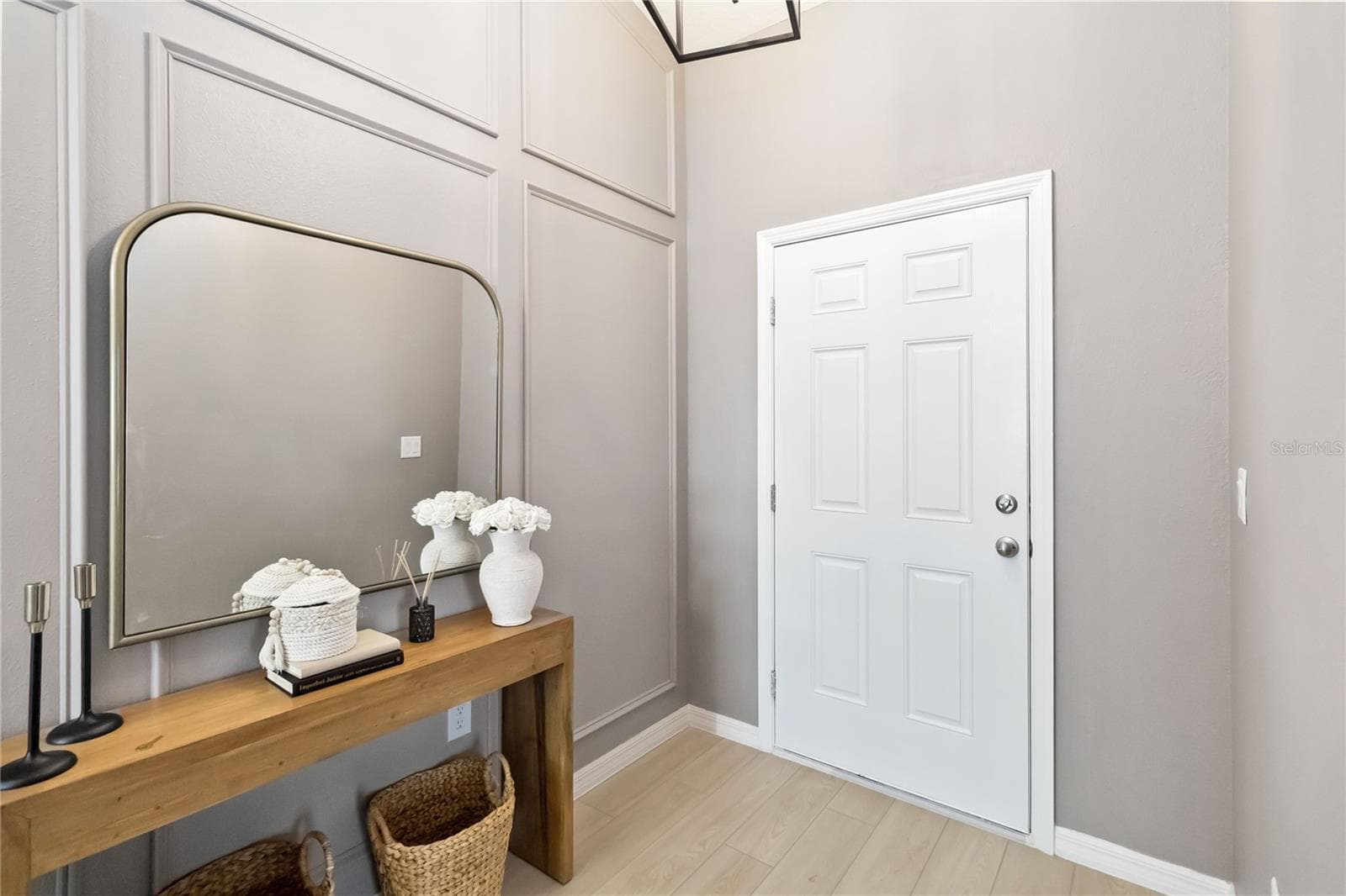 Foyer - 2441 OAKWOOD LN, DAVENPORT