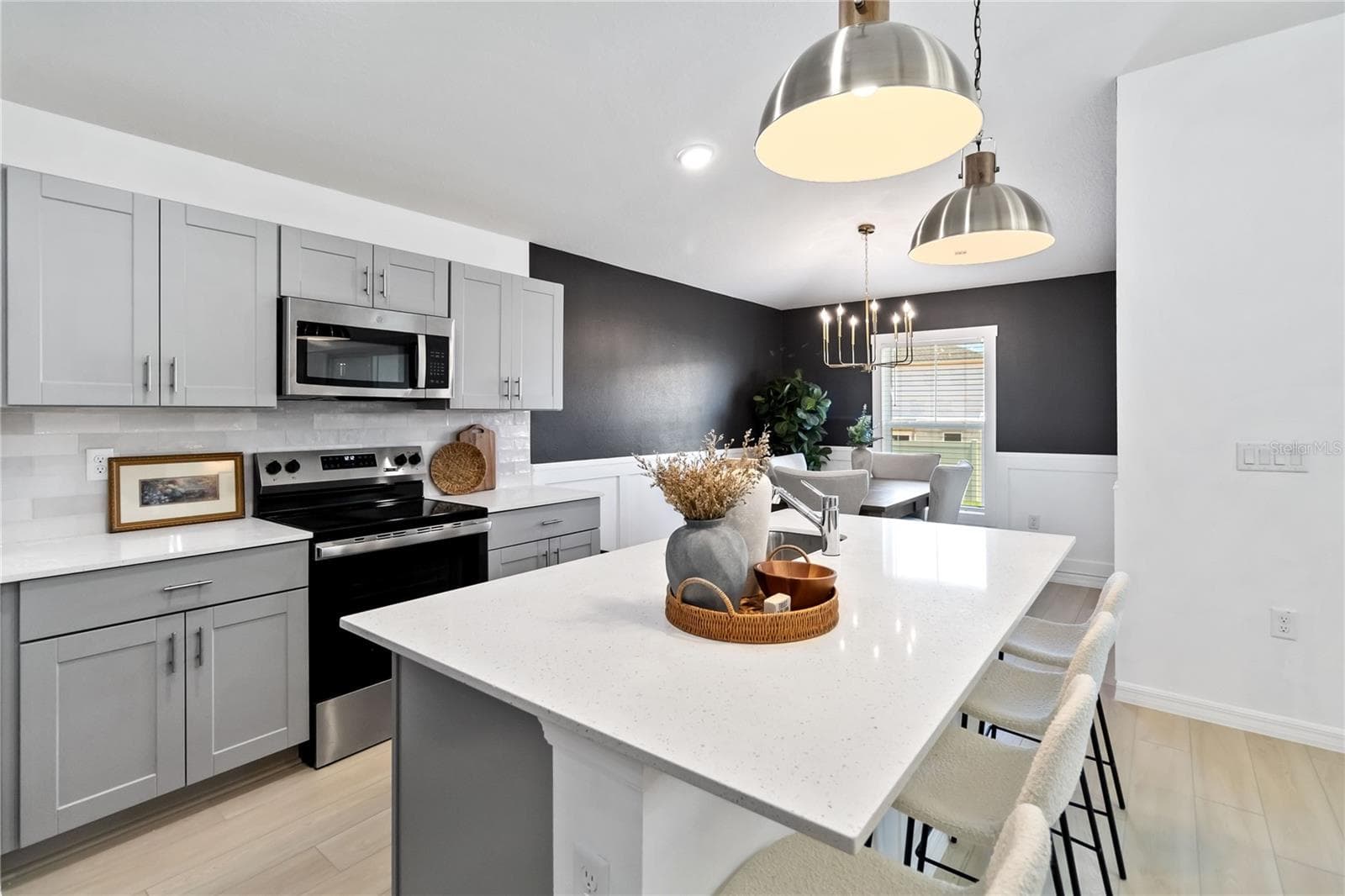 Kitchen - 2441 OAKWOOD LN, DAVENPORT