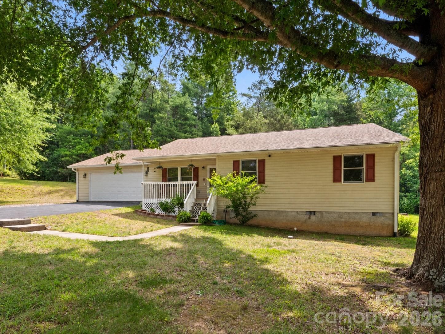 Close to the amenities of Swannanoa, Black Mountain, and Asheville - 5 Harrison Hill Road, Swannanoa