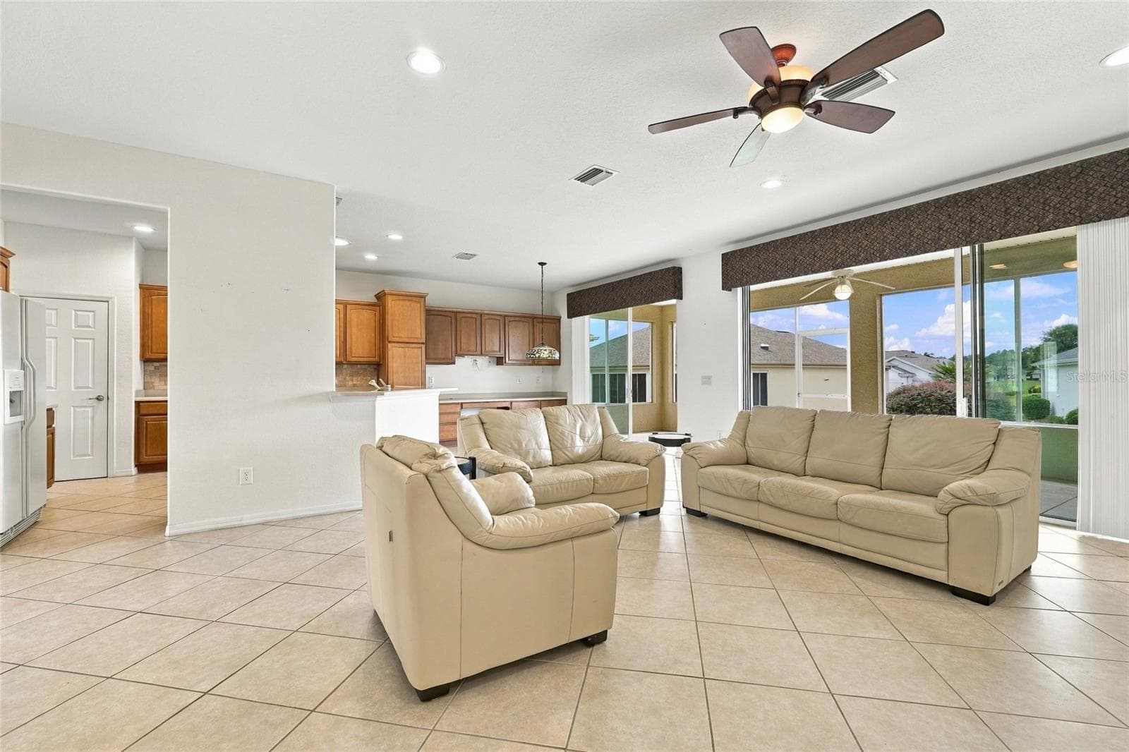 Living room - 11811 SE 91ST CIR, SUMMERFIELD