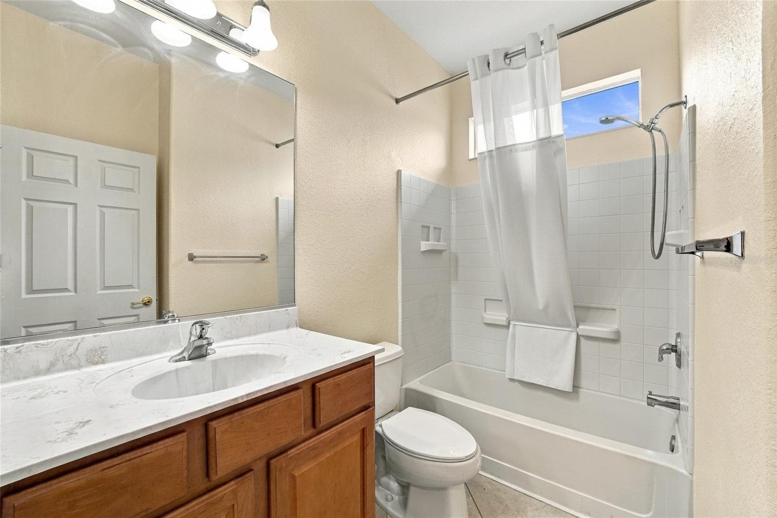 guest bathroom - 11811 SE 91ST CIR, SUMMERFIELD