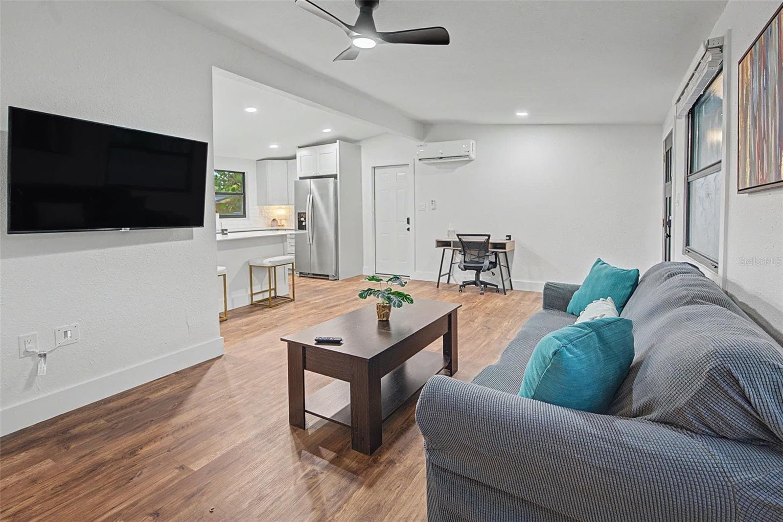 Single Family Residence at 3000 KAREN AVE, LARGO, photo 6 of 22
