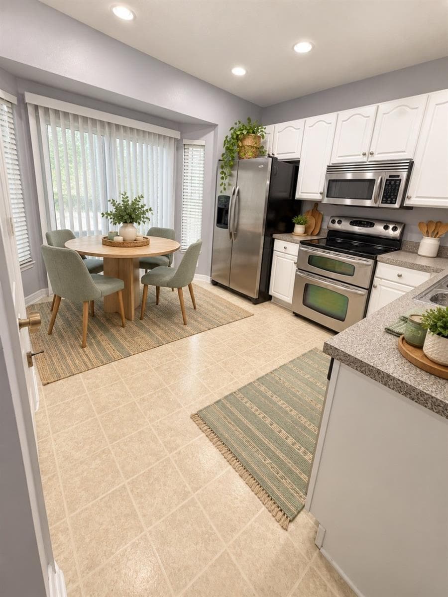 Virtually Staged - Kitchen/Breakfaft Nook - 12307 FOXMOOR PEAK DR, RIVERVIEW