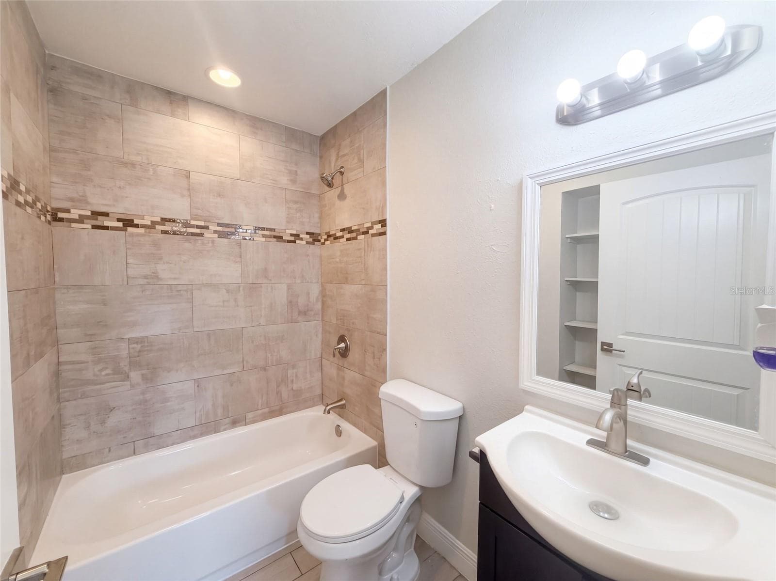 Single Family Residence at 1610 STEVENSONS DR, CLEARWATER, photo 17 of 20