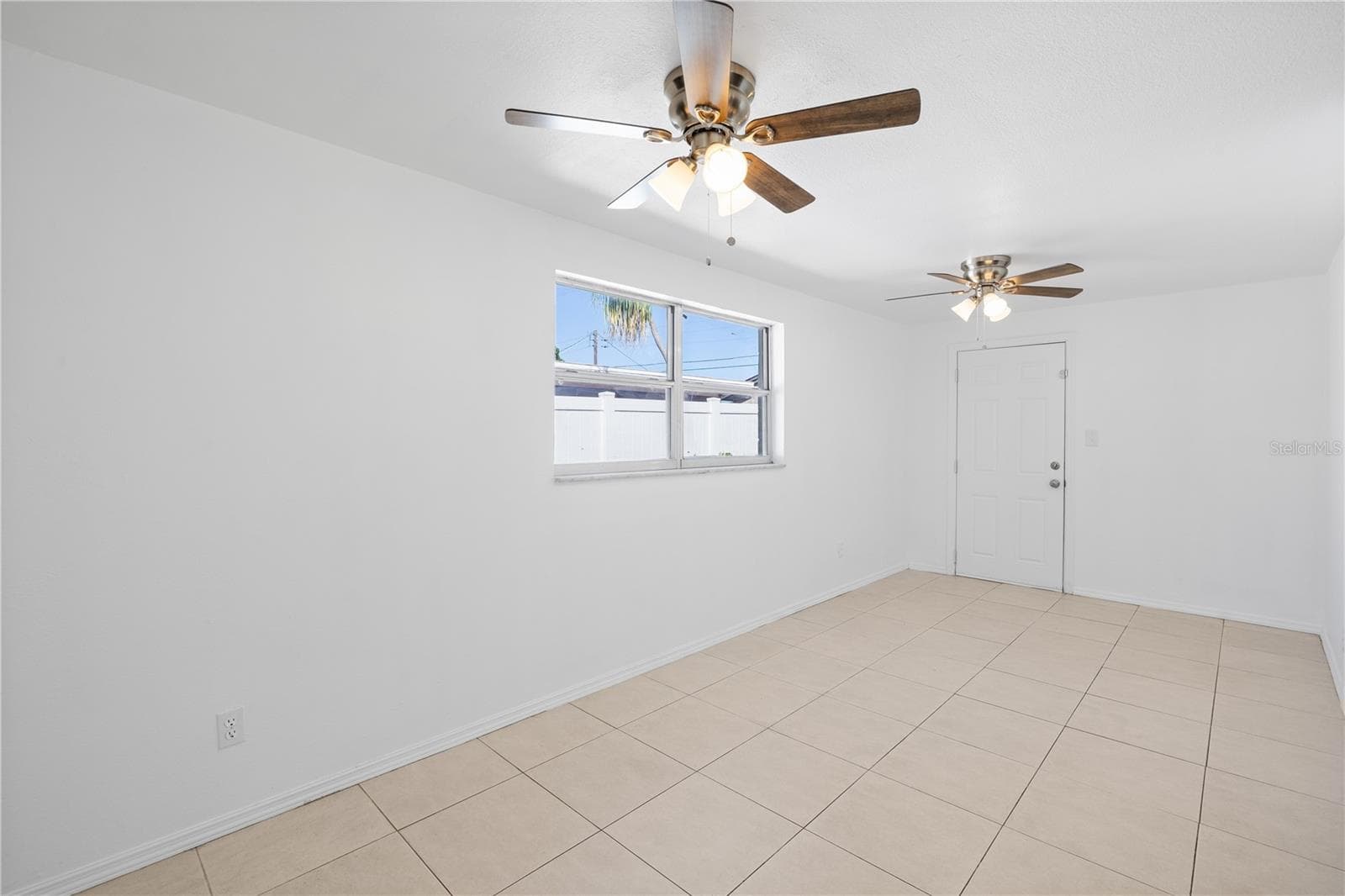 Family/ Dining room - 4535 W HANNA AVE, TAMPA
